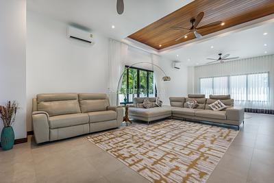 RAW22407: 4-Bedroom Villa with Saltwater Pool and Premium Interior in Rawai. Photo #17