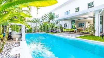NAI7079: Pool Villa in Nai Harn. Photo #11
