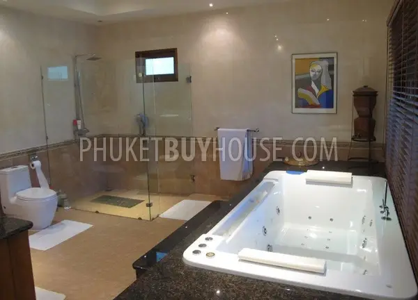 EAS7085: Grand Residence with Splendid Pool in Paklok, Thalang. Photo #3