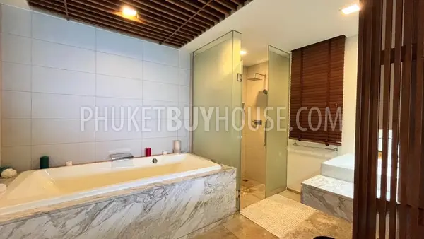 KAT22411: Stunning Two-Bedroom Sea-View Condominium for Sale in Kata . 照片 #7
