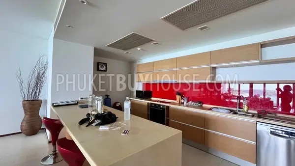 KAT22411: Stunning Two-Bedroom Sea-View Condominium for Sale in Kata . 照片 #8
