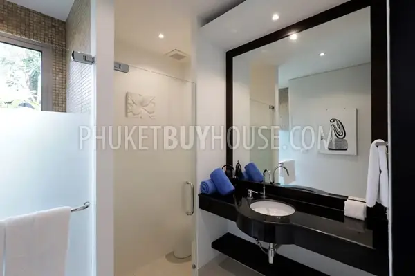 KAT22412: Spacious 3-Bedroom Condominium with Private Balcony Near Kata Beach. Photo #5