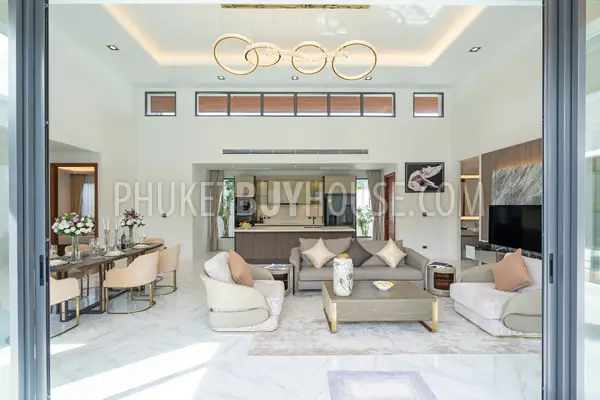 BAN7096: Stunning 4 Bedroom Villa with Private Pool in Bang Tao. Photo #3
