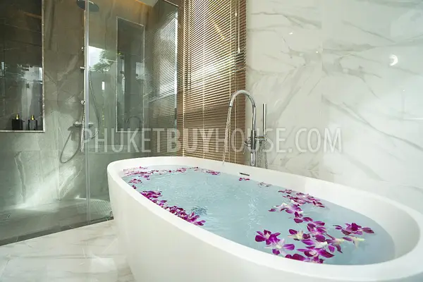 BAN7096: Stunning 4 Bedroom Villa with Private Pool in Bang Tao. Photo #44
