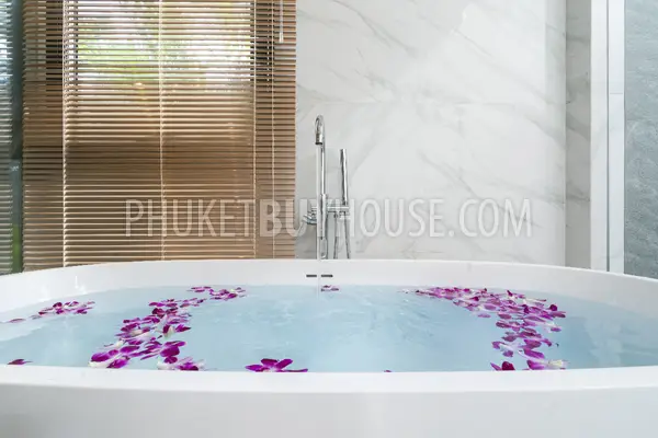 BAN7096: Stunning 4 Bedroom Villa with Private Pool in Bang Tao. Photo #40