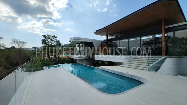 LAY7098: 5-Bedroom Villa of Tremendous Size in Layan Area. Photo #1