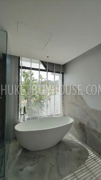 LAY7098: 5-Bedroom Villa of Tremendous Size in Layan Area. Photo #4