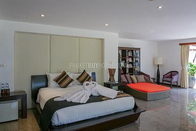 PAT7099: Glorious Villa with 5 bedrooms in Patong. Photo #17