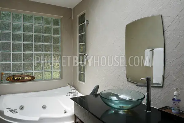 PAT7099: Glorious Villa with 5 bedrooms in Patong. Photo #12