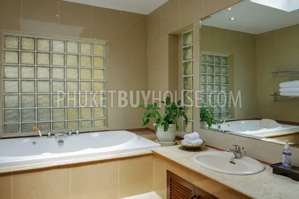 PAT7099: Glorious Villa with 5 bedrooms in Patong. Photo #13