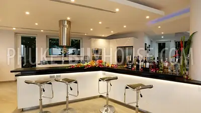 SUR7100: Elegant 9-Bedroom Villa in Surin Area. Photo #1