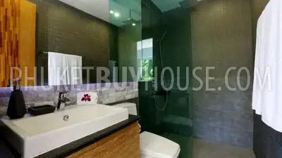 SUR7100: Elegant 9-Bedroom Villa in Surin Area. Photo #16