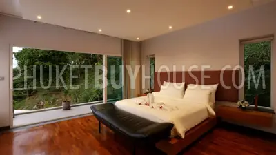 SUR7100: Elegant 9-Bedroom Villa in Surin Area. Photo #8