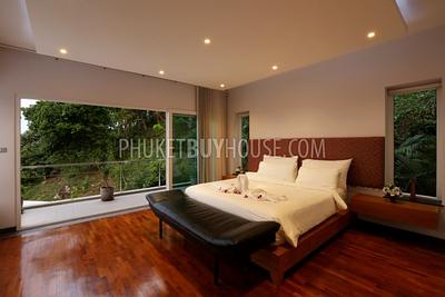 SUR7100: Elegant 9-Bedroom Villa in Surin Area. Photo #8