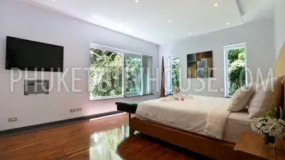 SUR7100: Elegant 9-Bedroom Villa in Surin Area. Photo #9