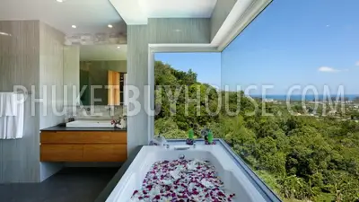SUR7100: Elegant 9-Bedroom Villa in Surin Area. Photo #33