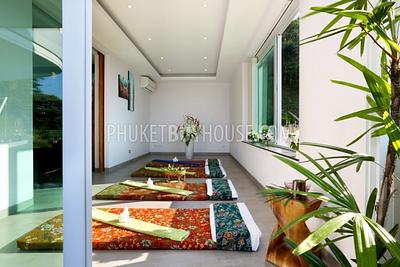 SUR7100: Elegant 9-Bedroom Villa in Surin Area. Photo #28