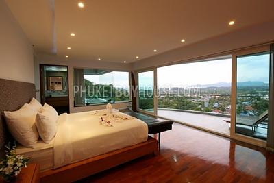 SUR7100: Elegant 9-Bedroom Villa in Surin Area. Photo #29