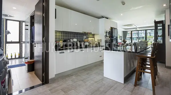 PAT22424: Stunning Penthouse with Breathtaking Views and Private Pool in Patong. Photo #4