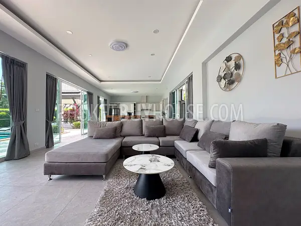 CHE22721: 3-Bedroom Pool Villa on 1,145 m² Land Plot in Cherngtalay. Photo #2