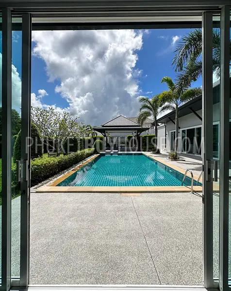 CHE22721: 3-Bedroom Pool Villa on 1,145 m² Land Plot in Cherngtalay. Photo #1