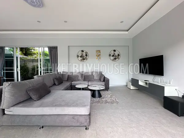 CHE22721: 3-Bedroom Pool Villa on 1,145 m² Land Plot in Cherngtalay. Photo #11
