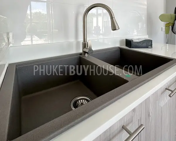CHE22721: 3-Bedroom Pool Villa on 1,145 m² Land Plot in Cherngtalay. Photo #17