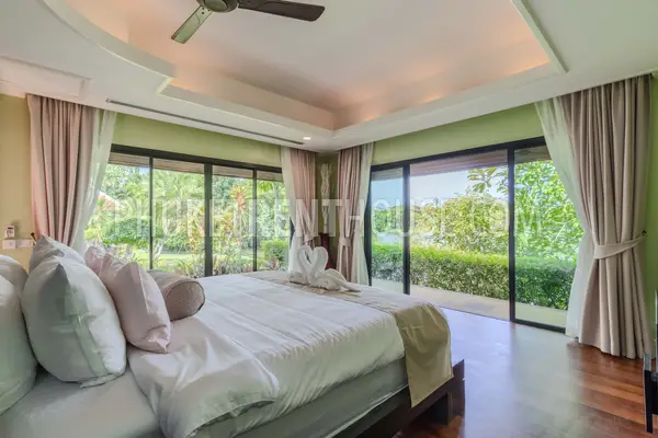 RAW22728: Exclusive 6-bedroom Luxury Lakefront Villa close to Nai Harn beach, Phuket. Photo #8