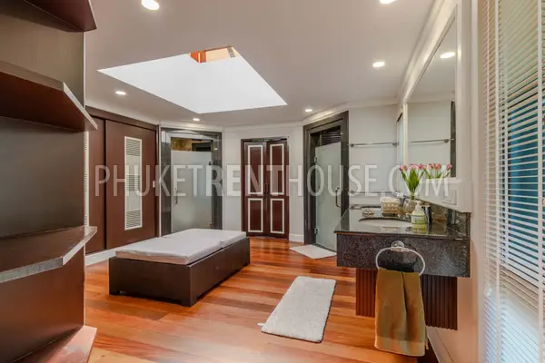 RAW22728: Exclusive 6-bedroom Luxury Lakefront Villa close to Nai Harn beach, Phuket. Photo #62