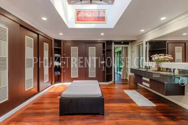 RAW22728: Exclusive 6-bedroom Luxury Lakefront Villa close to Nai Harn beach, Phuket. Photo #63
