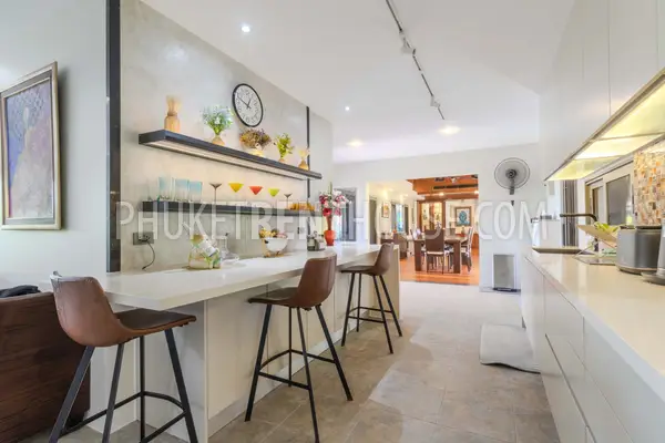 RAW22728: Exclusive 6-bedroom Luxury Lakefront Villa close to Nai Harn beach, Phuket. Photo #40