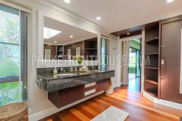 RAW22728: Exclusive 6-bedroom Luxury Lakefront Villa close to Nai Harn beach, Phuket. Photo #27