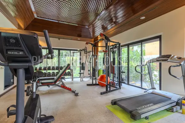 RAW22728: Exclusive 6-bedroom Luxury Lakefront Villa close to Nai Harn beach, Phuket. Photo #44