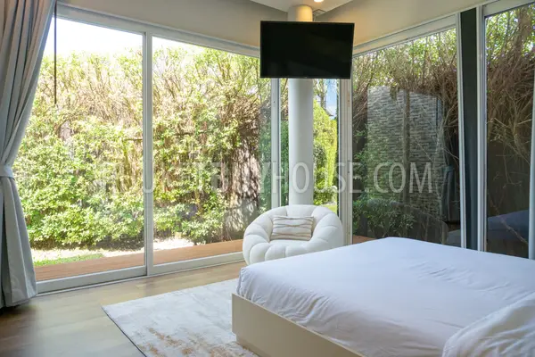 CHE22729: 4-Bedroom Pool Villa with Gym, Games Room & Solar Energy, Cherngtalay. Photo #40