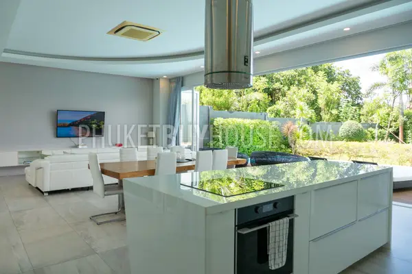 CHE22729: 4-Bedroom Pool Villa with Gym, Games Room & Solar Energy, Cherngtalay. Photo #8