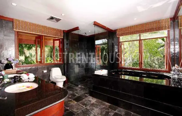 KAM8267: 7 Bedroom Villa on Naka hill. Photo #1