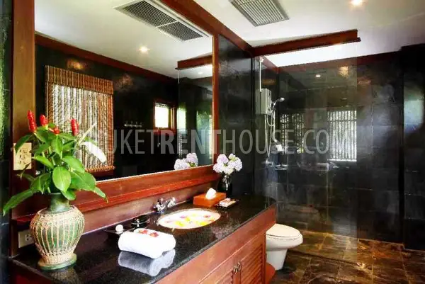 KAM8267: 7 Bedroom Villa on Naka hill. Photo #2