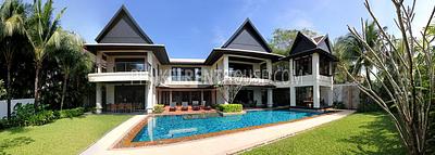 BAN8285: Super-Luxurious 6-Bedroom Beachfront Villa on Bang Tao Beach. Photo #1