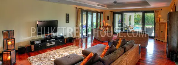 BAN8285: Super-Luxurious 6-Bedroom Beachfront Villa on Bang Tao Beach. Photo #7