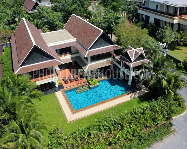 BAN8285: Super-Luxurious 6-Bedroom Beachfront Villa on Bang Tao Beach. Photo #18
