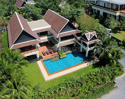 BAN8285: Super-Luxurious 6-Bedroom Beachfront Villa on Bang Tao Beach. Photo #18