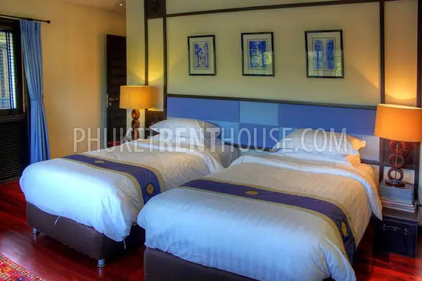 BAN8285: Super-Luxurious 6-Bedroom Beachfront Villa on Bang Tao Beach. Photo #28