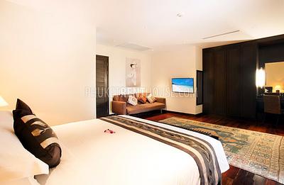 BAN8285: Super-Luxurious 6-Bedroom Beachfront Villa on Bang Tao Beach. Photo #25