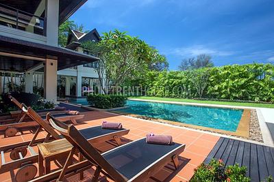 BAN8285: Super-Luxurious 6-Bedroom Beachfront Villa on Bang Tao Beach. Photo #39