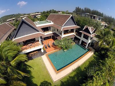 BAN8285: Super-Luxurious 6-Bedroom Beachfront Villa on Bang Tao Beach. Photo #43