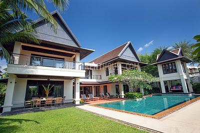 BAN8285: Super-Luxurious 6-Bedroom Beachfront Villa on Bang Tao Beach. Photo #37