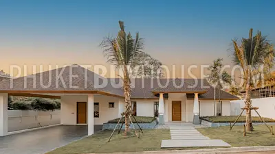 BAN22748: 3 Bedroom Pool Villa Sanctuary with Spacious Plot in Prestigious Bang Tao. Fotoğraf #2