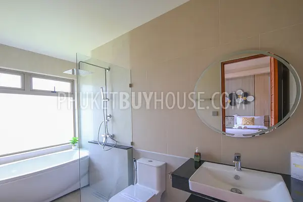 CHA22752: 3-Bedroom Modern Villa Near Beach and Top International Schools in Chalong For Sale. 照片 #17