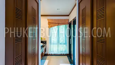 NAI22660: Elegant Pool Villa with Bar Lounge & Tropical Ambience in Nai Harn. Fotoğraf #15