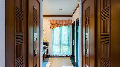 NAI22660: Elegant Pool Villa with Bar Lounge & Tropical Ambience in Nai Harn. Photo #15